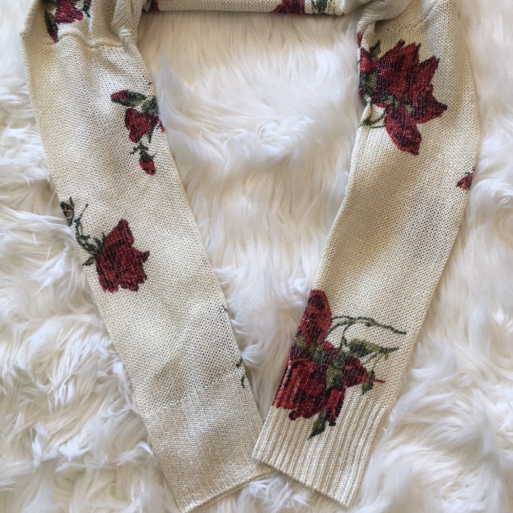 Show Me Your Mumu Bonfire Sweater in Winter Rose - Picture 10 of 16